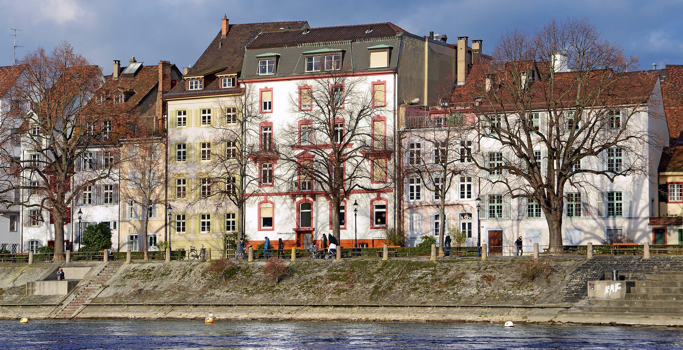 Aussenansicht vom Rhein (1)