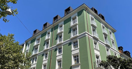 Aussenfassade Wohnheim an der Molkenstrasse in Zürich.